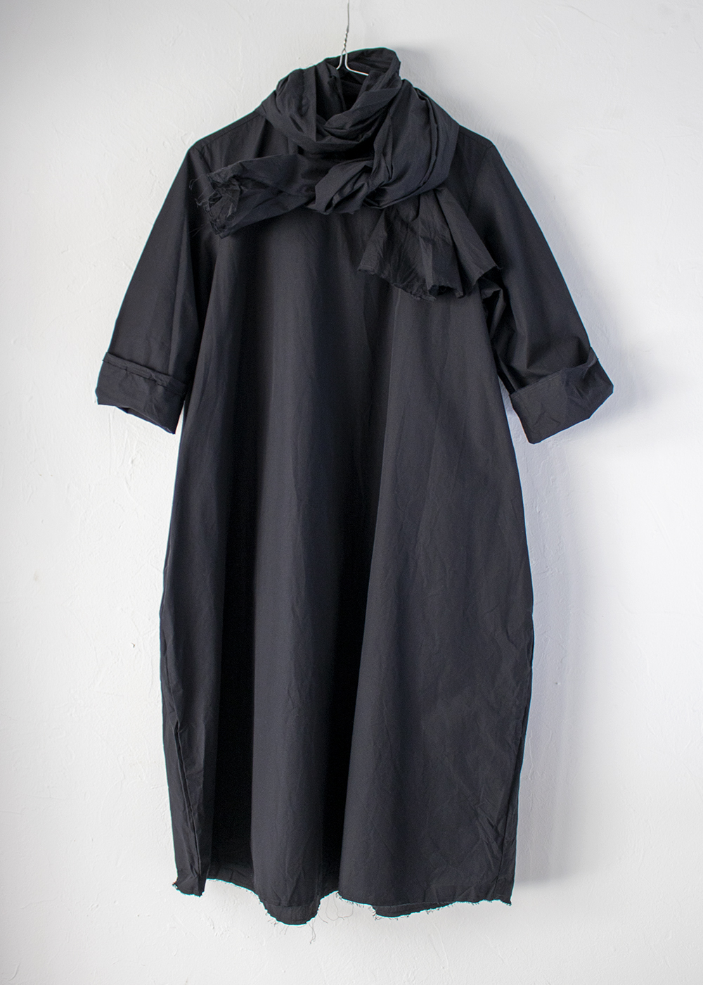 Round Neck 3/4 Sleeve Dress Short - Black